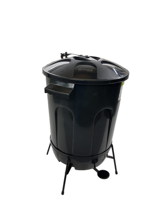 Lixeira Cesto Fechado 30L C/ Armação Ferro Pedal - A Gourmet