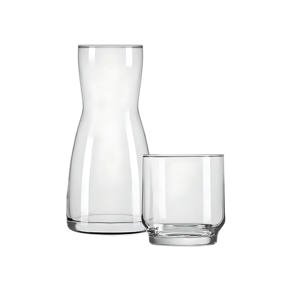 garrafa de vidro com copo