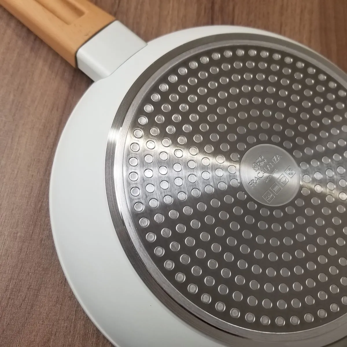 Frigideira Norma Cinza 24cm Revestimento Cerâmico Antiaderente - A Gourmet
