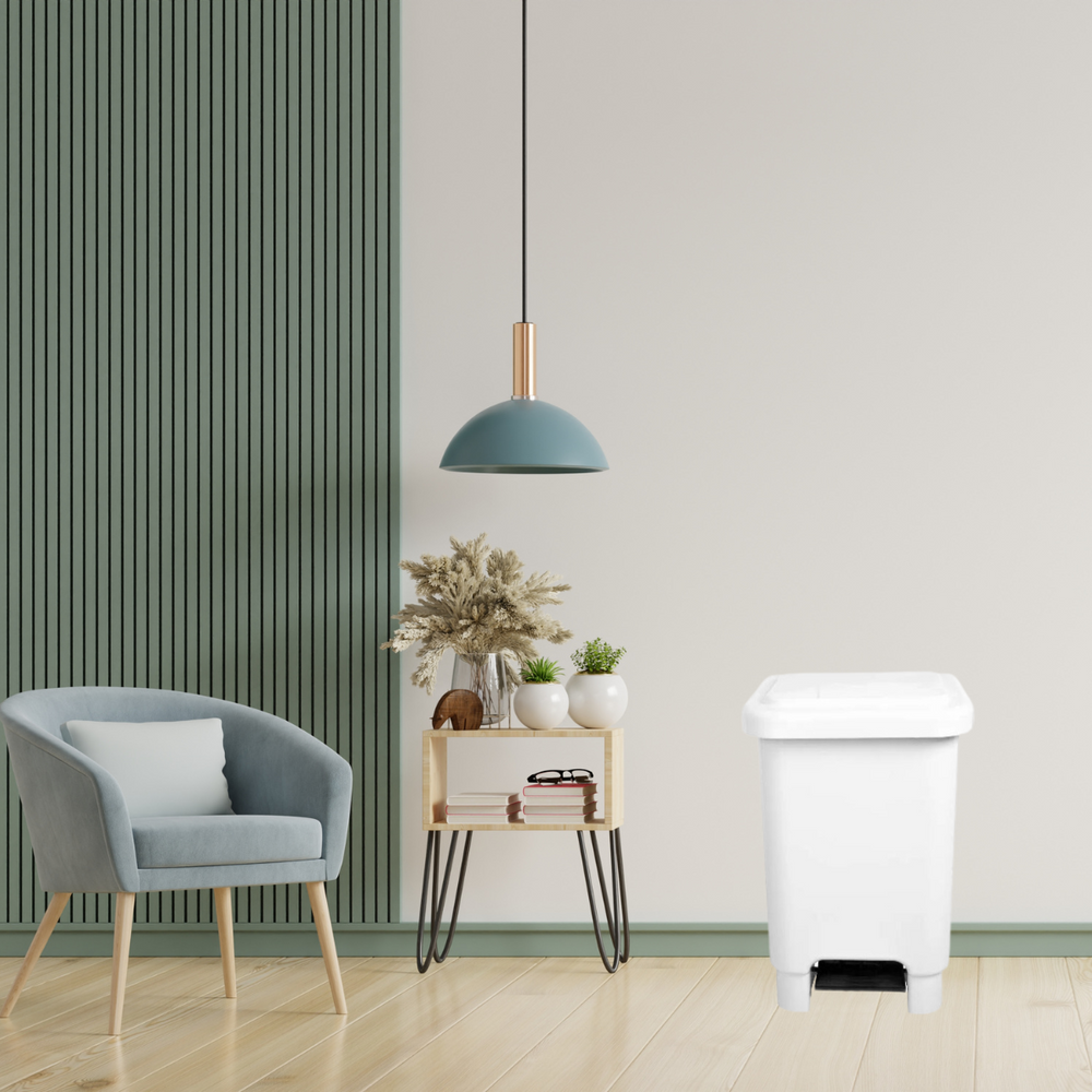 Lixeira Retangular Branca 25L com Pedal TBN