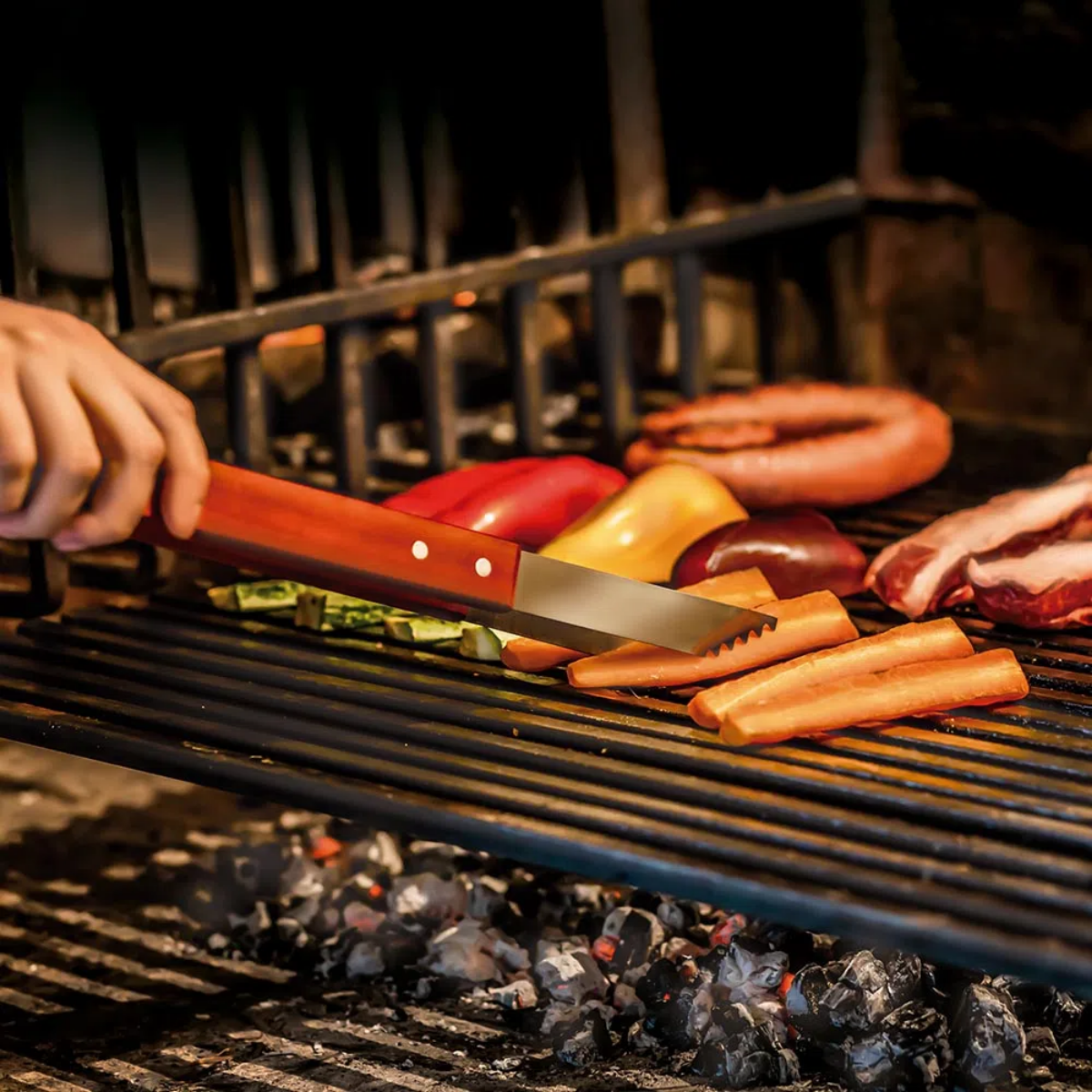 Pegador Para Churrasco de Aço Inox e Madeira - A Gourmet