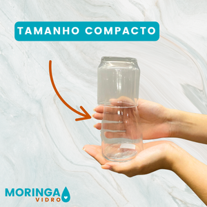 jarra de vidro com copo
